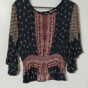 Cute Blouse with open sleeves